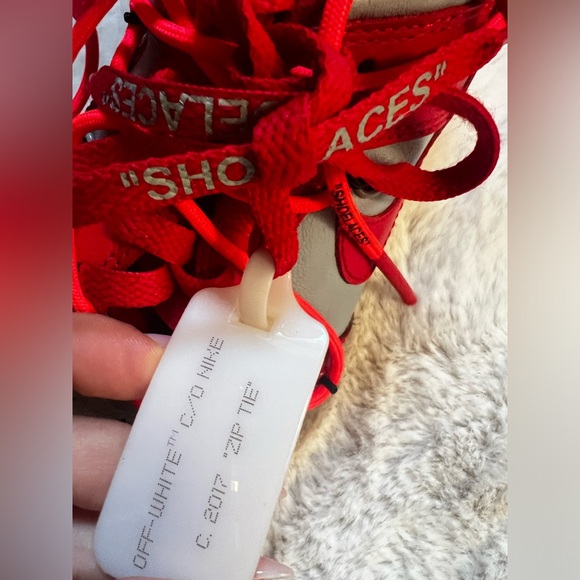 Nike 2019
Off-White x Dunk Low 'University Red' - Picture 4 of 10